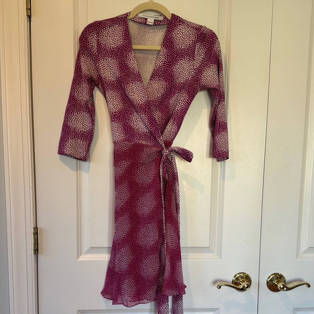 Diane Von Furstenberg Magenta and White Patterned Dress